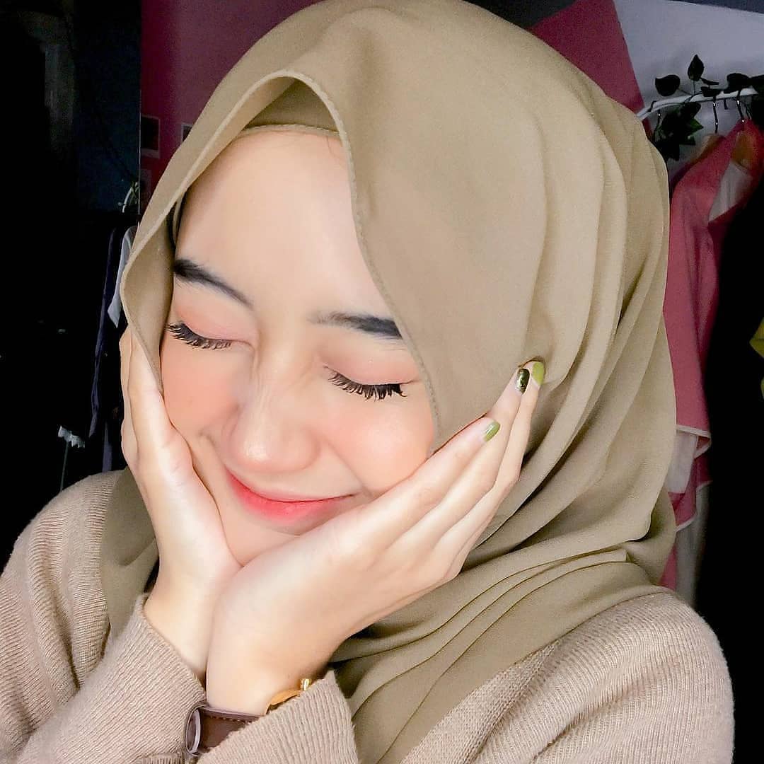 Mbak Sisil Janda Berjilbab Yang KesepianN